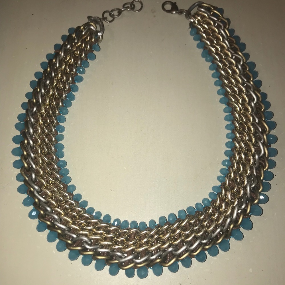 Gorgeous gold statement necklace!